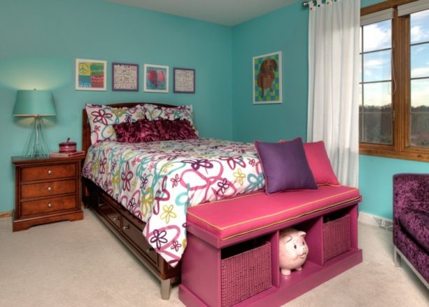 a timeless look can be achieved by mixing teal tone, purple, and a bit of pink