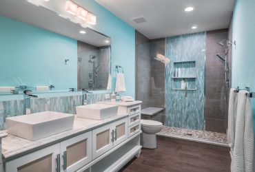 blue tiles can create a nice pop in the middle of a gray area