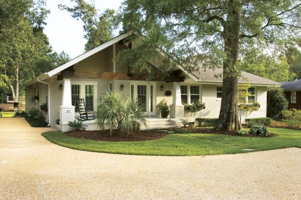 worldly gray vinyl siding can re-invigorate a ranch style house to make it look aesthetic