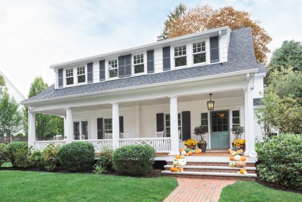 benjamin moore - mountain laurel colonial front door as an accent in the entrance