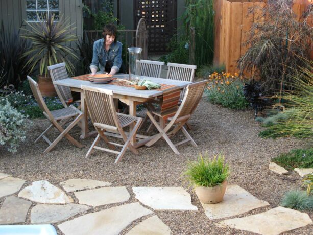 a 'bird's eye brown' pea gravel carpet makes a crushed stone patio feel homey