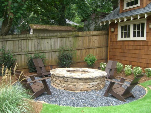 tennessee fieldstone brings elegance to a crushed stone patio